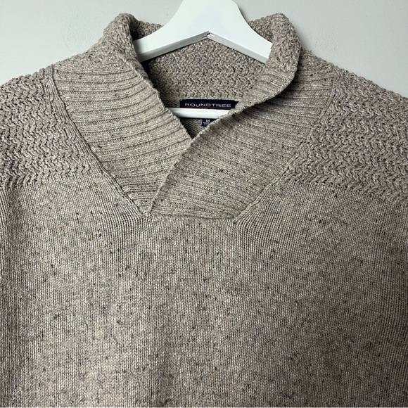 Roundtree & Yorke Wool Blend Cream Sweater Medium - Picture 2 of 12